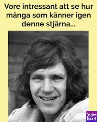 Ledtrådar: "Jack", "Bäckström", Högdalen... Här har vi att göra med en  riktig veteran och stjärna som setts i massvis av komedier och draman ❤👍