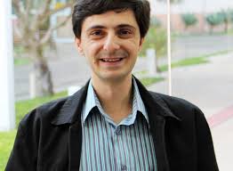 Rafael Vidal Aroca — Português (Brasil)