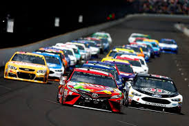 Les gens aiment le nascar pas tu as une course, une compétion, tsé le genre mais c'est sur que le green/white/checkered est une source de crash mais c'est. Le Petit Lexique Des Termes Techniques En Nascar