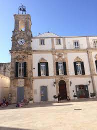 Martina Franca Ta Palazzo Dell Universita E Torre Civica Viaggi
