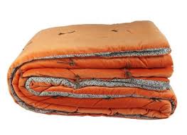 En coton, en lin, en satin, en duvet, laineux ou bien encore en terme synthétique. En Fil Dindienne Dessus De Lit Velours Tosca Orange 230x250 Cm Home Beddings And Curtains Couvre Lit Boutis Dessus De Lit Couvre Lit Moderne
