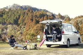 車中泊初心者にオススメのシュラフは封筒型 その理由とは キャンプ アウトドア情報メディアhinata 車中泊 シュラフ 車