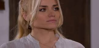 Upas, trame fino all'11 aprile: Clara ritornerà a Napoli senza il suo  compagno