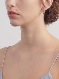 Justine Clenquet Carrie