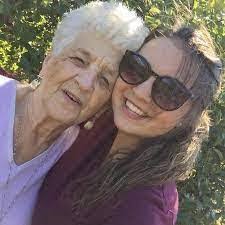 Tabitha Dempsey's Instagram, Twitter & Facebook