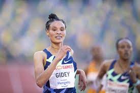 Sifan hassan became the first woman to achieve a 1500/10,000 m double at the championships, and her winning time of 3:51.95 minutes was a championship and european record. Letesenbet Gidey Shatters 10 000 Meter World Record Two Days After Sifan Hassan