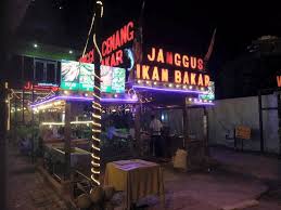Pada waktu tengah hari, ramai pelanggan memenuhi warung jom ikan bakar ini kerana terdapat aneka pilihan makanan yang sedap dan segar terutamanya ikan bakar. Restaurant Janggus Cenang Home Langkawi Menu Prices Restaurant Reviews Facebook