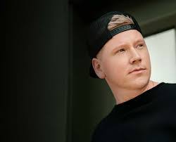 Elmer Mcfadden's Instagram, Twitter & Facebook