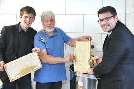 Mini meister in refrath gesucht tv refrath tischtennis. Bensberger Bank Bereichert Bienenzuchter Burgerportal Bergisch Gladbach