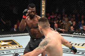 Hall flicking out leg kicks and throwing heavy up top, but strickland's head movement is on point. Ufc 261 Results Chris Weidman Suffers Devastating Broken Leg Throwing Kick Against Uriah Hall Mma Fighting