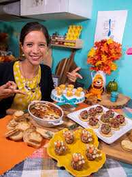 Kroger catering mostly consists of party platters that are perfect for any event! Kroger Thanksgiving Menu Kroger Thanksgiving Shopping List Vie 30 Best Thanksgiving Dinner Menus To Choose From For The Perfect Turkey Day Feast Luscimz