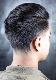 Not only is there a certain manliness or ruggedness associated with the ability to grow a beard, but pairing your haircut with a cool … Tasteful Retro 10 Suave Ducktail Hairstyles