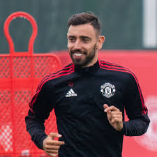 Fernandes was found by victor lindelof, who launched a simple ball over the top. Manchester United Have A Solution To Their Bruno Fernandes Problem Manchester Evening News