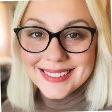 Felicia Warfield's Instagram, Twitter & Facebook