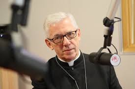 Archbishop wiktor paweł skworc (born 19 may 1948) archbishop of katowice. Abp Wiktor Skworc Wsrod Chorych Na Covid 19 Info Wiara Pl
