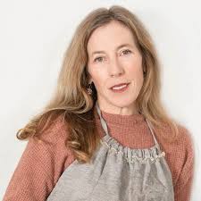 Leah Macdonald's Instagram, Twitter & Facebook