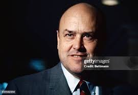 118 Secretary Of Defense Melvin Laird Photos & High Res Pictures