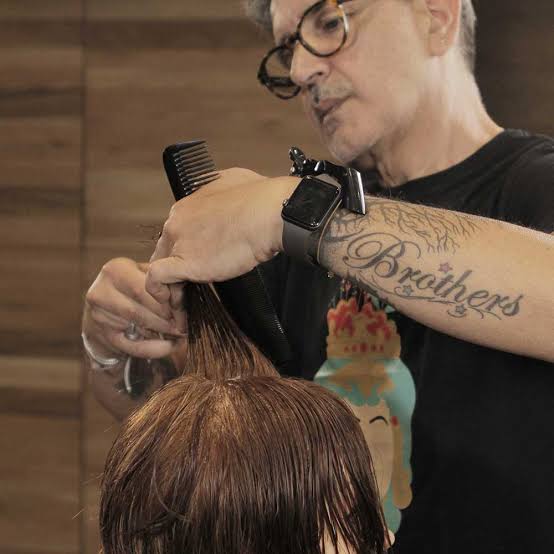 The perfect haircut: the 5.5 cm rule &ndash; Ricahaircare