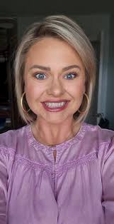 Compact makeup for quick car-ready looks