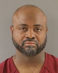 Knoxville man charged in girlfriend's fatal shooting