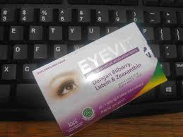 Kamu harus menggunakan alat bantu untuk membantu penglihatan lebih jelas dan jernih. Menjaga Kesehatan Mata Minus Dengan Vitamin Mata
