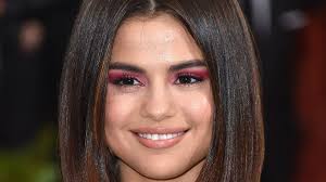 Beauty trend: Hot pink eyeshadow