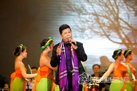Never miss another show from hoàng đức huy. Hoang Ä'á»©c Huy Vinh Dá»± Vá»›i Ngoi Vá»‹ Quan Quan Tiáº¿ng Hat Doanh Nhan 2015