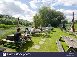 The Mayfly Riverside Pub Romsey Road Fullerton Stockbridge Hampshire England Hampshire Uk Pub Beer Garden