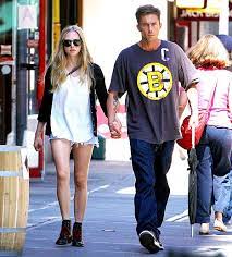  Pic Amanda Seyfried Holds Hands With New Boyfriend Desmond Harrington Us Weekly