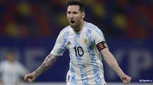 Todas las noticias, imágenes, estadísticas, goles y resultados del delantero argention del barça en marca.com. Lionel Messi En Argentina Chile Golazo De Penal Y Todas Sus Jugadas Tyc Sports