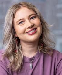 Emily Darby's Instagram, Twitter & Facebook