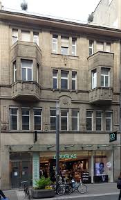 Luxuswohnungen, die einen schönen ausblick auf die stadt düsseldorf bieten oder auch günstige mietwohnungen, in denen sich familien wohlfühlen können. Datei Haus Schadowstrasse 26 Dusseldorf Stadtmitte Jpg Wikipedia
