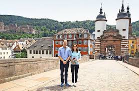 Herzogin kate (37) und prinz william (37) suchen neue nachbarn. Kate Und William In Heidelberg Eine Stadt Im Royalen Taumel Panorama Stuttgarter Zeitung