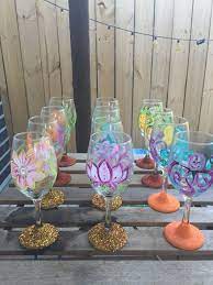 Painted Wine Glasses Unfortunately I Used Acrylic Paint Instead Of Enamel Painted On To Clean Glass Let Diy Wine Glasses Painted Wine Glasses Glass Painting
