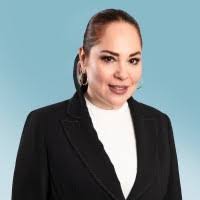 Linda Botti's Instagram, Twitter & Facebook