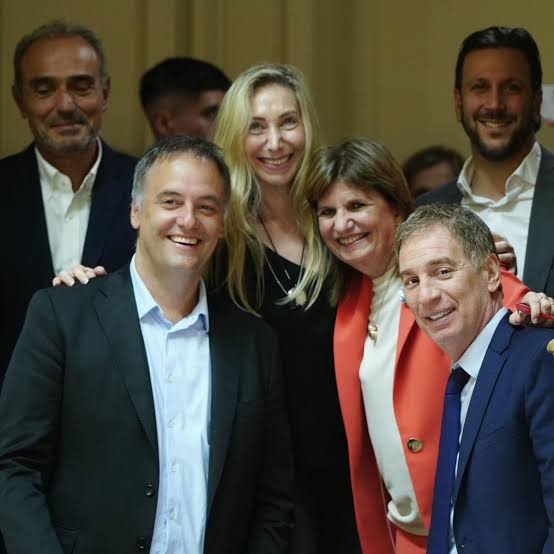 Con Adorni desgastado, suben las acciones de Bullrich en la Capital - LA  NACION