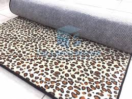 Harga dan motif karpet lantai minimalis terbaru. Karpet Bulu Motif Karakter Hewan Jerapah Dan Macan