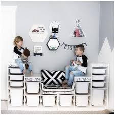 10 Ikea Trofast Hacks Mommo Design 10 Ikea Trofast Hacks Den Perfekten Schreibtisch Gestalten Es Gi Kinder Schrank Aufbewahrung Kinderzimmer Kindergarderobe