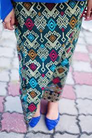 Songket silungkang adalah kain songket tenunan tradisional yang dibuat dengan atbm (alat tenun bukan mesin) yang merupakan hasil karya. Penasaran Sama Simpel Dan Menawannya Kain Songket Simak 8 Padu Padannya Di Sini