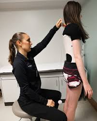 كم يستغرق  وقت قياس وتصنيع حزام اعوجاج العمود الفقري