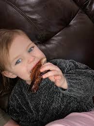 If I may. The first pic was christmas 2023. The second pic christmas 2024.  Still 15 kg to go...