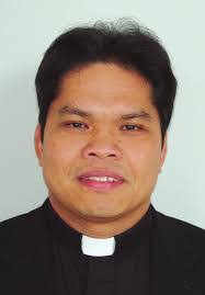 Kelly Priest's Instagram, Twitter & Facebook