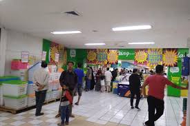 Bahkan selama covid aja gaji full. Giant Tutup 6 Gerai Dan Segudang Dampaknya Halaman All Kompas Com