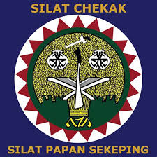 Logo naga ini sebagaimana dipercayai telah dihadiah oleh maharaja china kepada allahyarham. Silat Logos