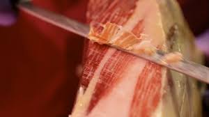 Con nuestra formación del curso de cortador de jamon te ofrecemos la posibilidad de incrementar tus capacidades personales y profesionales y mejorar en tu carrera laboral. Cortador De Jamon En Madrid Cofradia Del Iberico Las Rozas