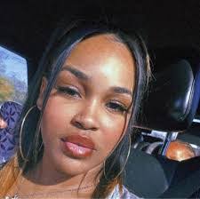 Kia Williamson's Instagram, Twitter & Facebook