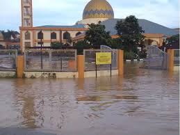 Bagi menangani masalah ini, kesedaran kepada masyarakat perlu didedahkan supaya aktiviti negatif ini tidak terus dilakukan seperti mengadakan kempen mencintai sungai dan. Bernama Banjir Kilat Di Klang The Malaysian Insight