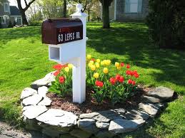 Why buy a mailbox post when you can diy! 24 Charming Flower Beds Around Mailboxes Decor Home Ideas