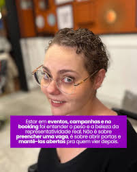 A maior beleza está em ser quem a gente é: sem moldes, sem padrões, sem  pedir licença! Quando me visto, é por mim, para me sentir bem na minha  própria pele. E