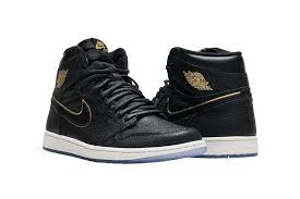 Air Jordan 1 Retro High Og Black And Gold 